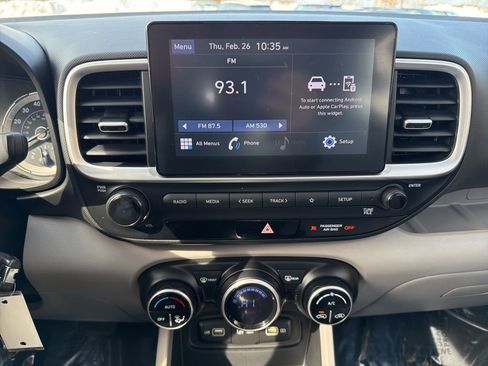 Used 2022 Hyundai Venue SEL w/ Cargo Package image 21