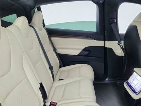 Used 2023 Tesla Model X Base image 23