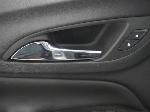 Used 2024 Chevrolet Equinox LT FWD image 16