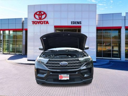 Used 2023 Ford Explorer XLT AWD/4WD image 13