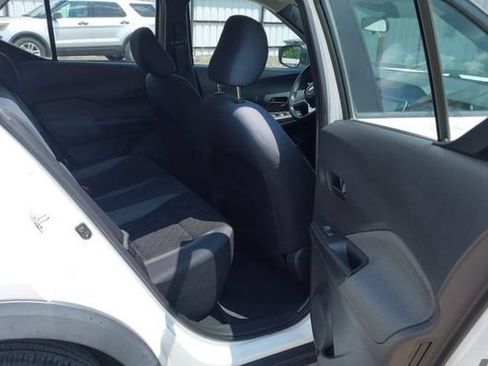 Used 2020 Nissan Kicks S FWD image 6