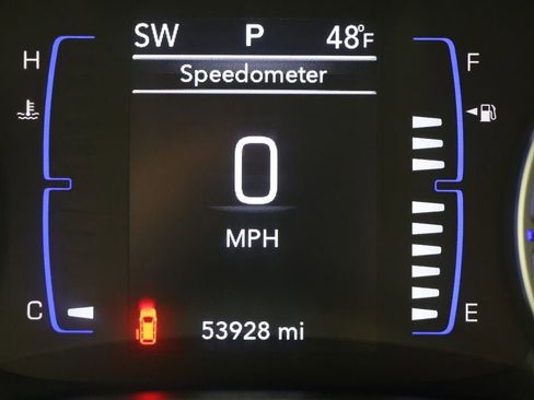 Used 2023 Chrysler Voyager LX FWD image 17