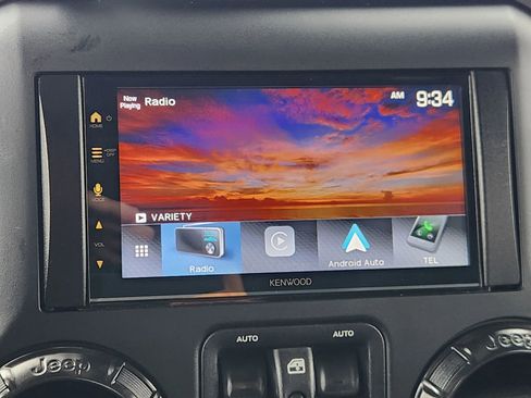 Used 2017 Jeep Wrangler Unlimited Sahara image 32