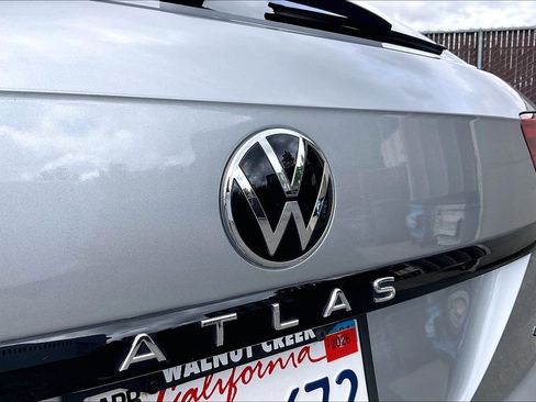 Certified 2023 Volkswagen Atlas Cross Sport SEL R-Line AWD/4WD image 31