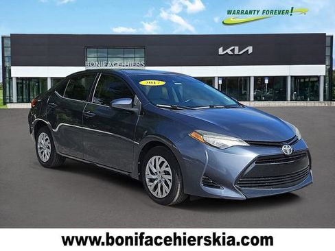 Used 2017 Toyota Corolla LE image 1