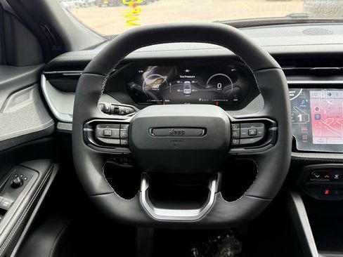 New 2026 Jeep Cherokee Laredo image 19