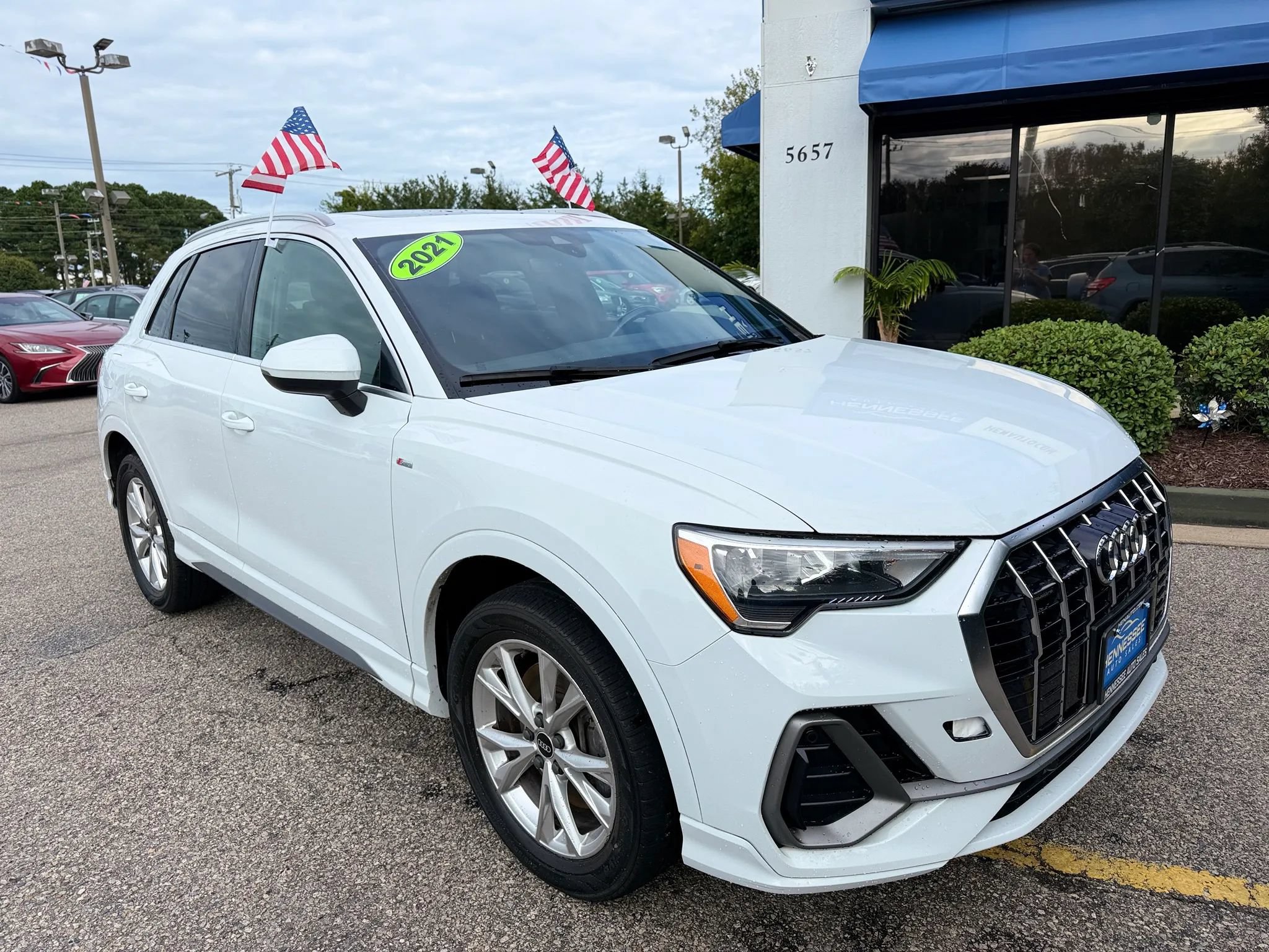 Used 2021 Audi Q3 2.0T Premium w/ Convenience Package AWD/4WD image 1