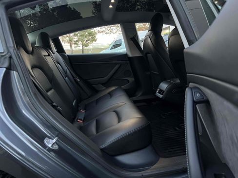 Used 2021 Tesla Model 3 Standard Range Plus image 21