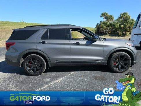 Used 2022 Ford Explorer ST w/ ST Street Pack image 4