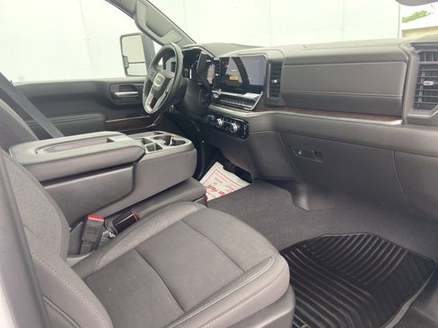 Certified 2024 GMC Sierra 2500 SLE image 7