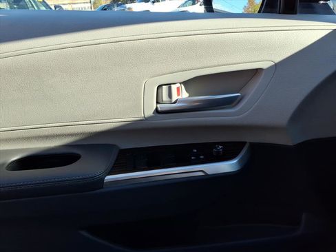 Certified 2024 Toyota Sienna XLE image 19