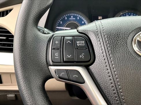 Used 2020 Toyota Sienna L image 22