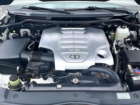 Used 2019 Toyota Land Cruiser AWD/4WD image 9