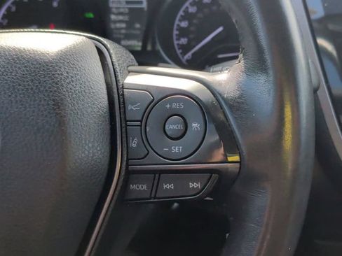 Used 2022 Toyota Camry SE FWD image 19