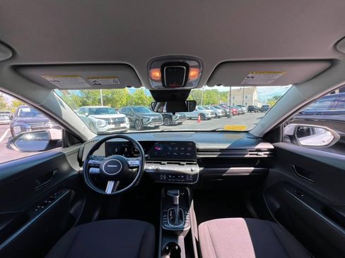Used 2025 Hyundai Kona SEL AWD/4WD image 19
