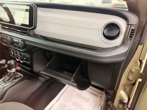 Used 2026 Jeep Wrangler Sahara image 30