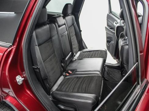 Used 2019 Jeep Grand Cherokee Altitude AWD/4WD image 23