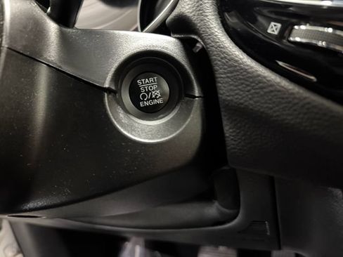 Used 2018 Jeep Compass Latitude w/ Popular Equipment Group AWD/4WD image 24