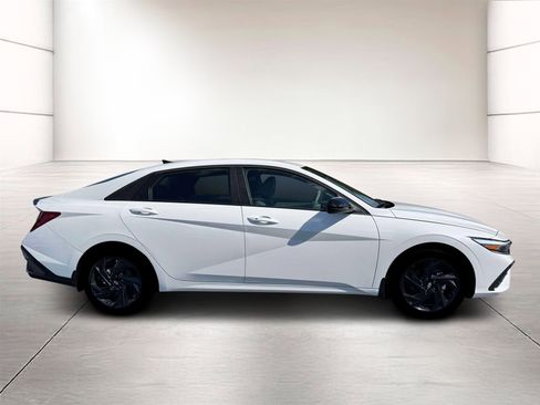 New 2026 Hyundai Elantra Sport image 9