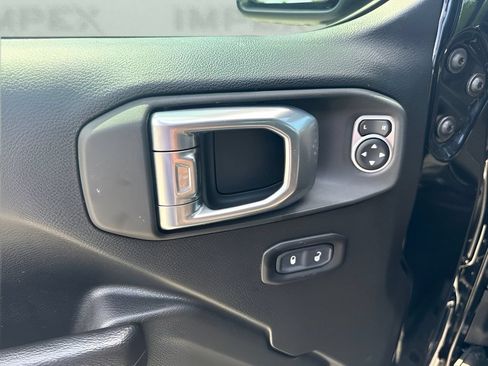 Used 2023 Jeep Wrangler Unlimited Sport AWD/4WD image 29