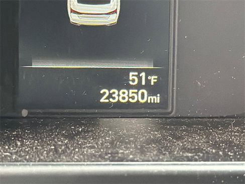 Used 2023 Hyundai Elantra SEL image 27