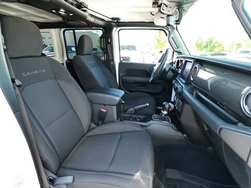Used 2023 Jeep Wrangler Unlimited Sahara AWD/4WD image 26