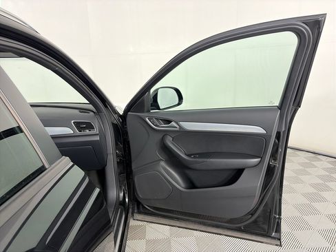Used 2018 Audi Q3 2.0T Premium AWD/4WD image 31