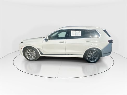 Used 2023 BMW X7 xDrive40i w/ Premium Package image 5