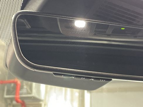 Used 2025 Toyota Camry SE image 24