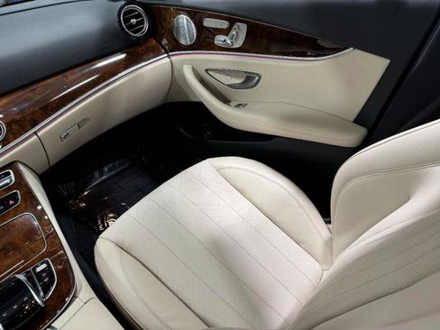 Used 2019 Mercedes-Benz E 300 4MATIC image 17