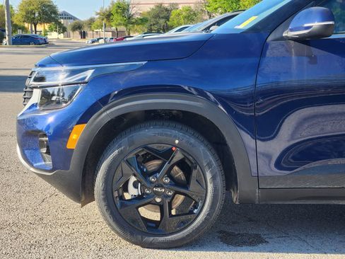 New 2026 Kia Seltos EX image 8