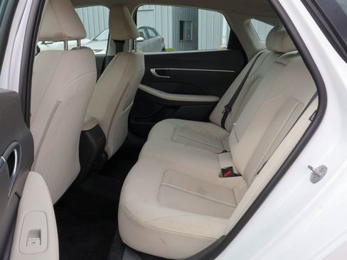 Used 2025 Hyundai Sonata SEL FWD image 9
