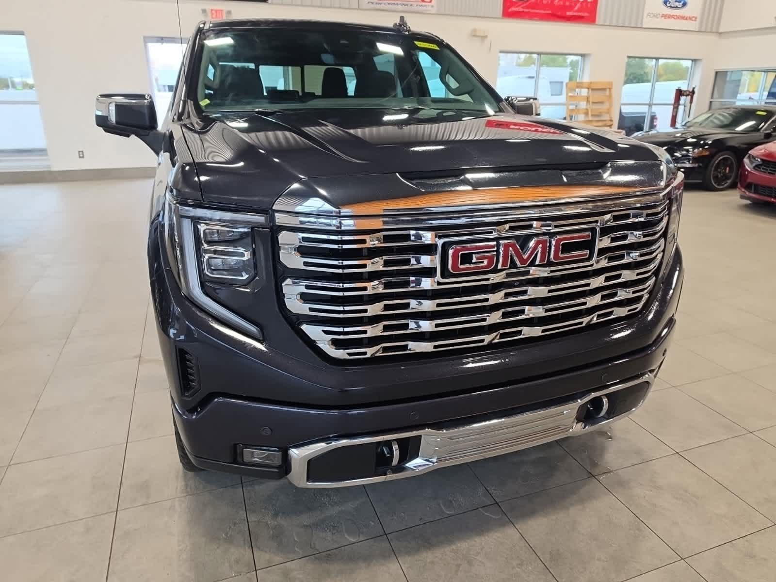 Used 2023 GMC Sierra 1500 Denali AWD/4WD image 4