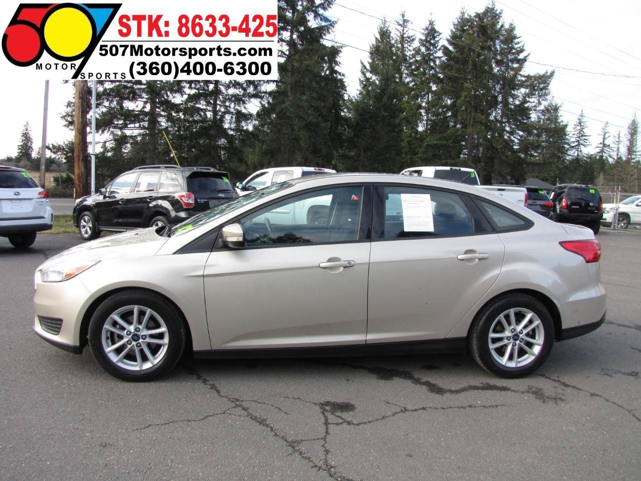 Used 2018 Ford Focus SE w/ Cold Weather Package FWD image 9