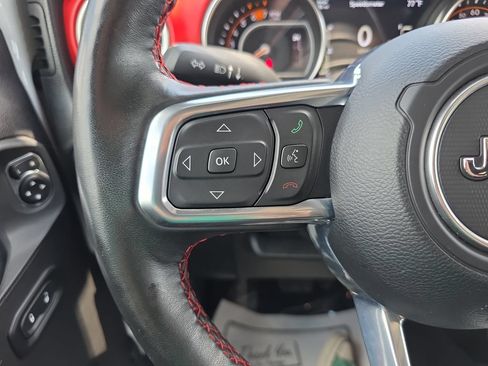 Used 2023 Jeep Wrangler Unlimited Rubicon w/ Cold Weather Group AWD/4WD image 17