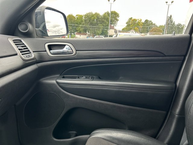 Used 2020 Jeep Grand Cherokee Altitude AWD/4WD image 39