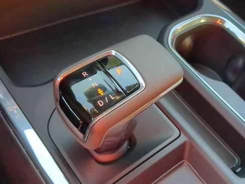 Used 2025 GMC Sierra 1500 SLT w/ SLT Premium Plus Package image 21