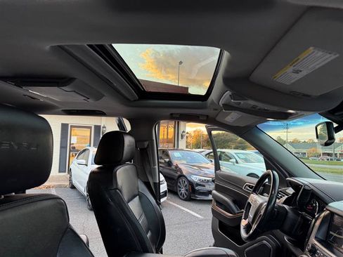 Used 2019 GMC Yukon XL Denali w/ Denali Ultimate Package image 12