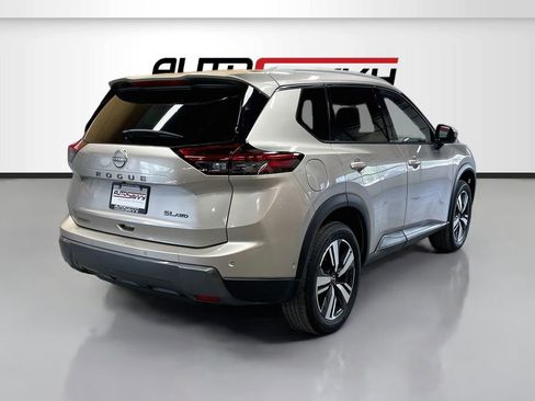 Used 2025 Nissan Rogue SL w/ SL Premium Package AWD/4WD image 7