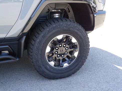 New 2025 GMC Hummer EV 3X w/ Extreme Off-Road Package image 15