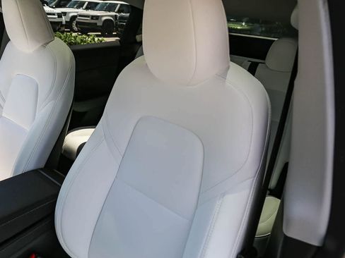 Used 2023 Tesla Model Y Long Range AWD/4WD image 19
