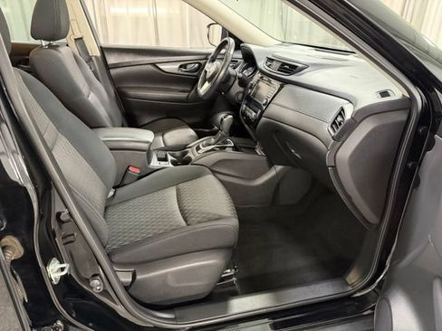 Used 2018 Nissan Rogue SV w/ Sun & Sound Touring Package AWD/4WD image 11