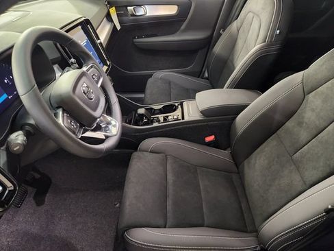 New 2026 Volvo XC40 B5 Ultra w/ Climate Package AWD/4WD image 14