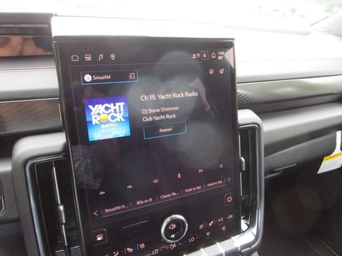 New 2026 GMC Yukon AT4 w/ AT4 Premium Plus Package AWD/4WD image 34