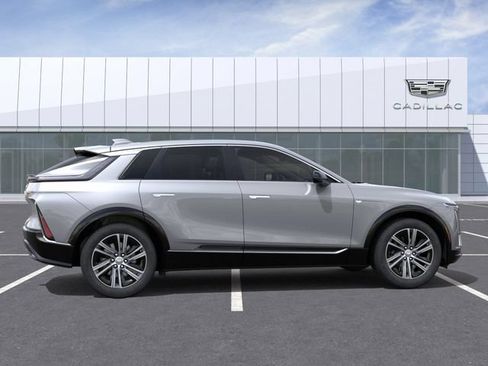 New 2026 Cadillac Lyriq Luxury RWD image 5