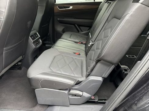 Used 2024 Volkswagen Atlas SE AWD/4WD image 29