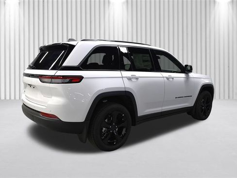New 2026 Jeep Grand Cherokee Limited AWD/4WD image 3