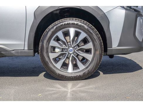 Certified 2025 Subaru Outback Limited AWD/4WD image 9