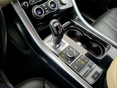 Used 2017 Land Rover Range Rover Sport HSE image 17