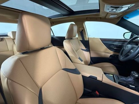 Used 2025 Lexus ES 350 w/ Premium Package FWD image 32